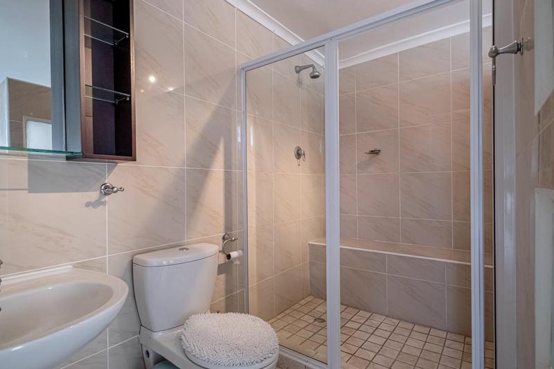 5 Bedroom Property for Sale in Linkside Eastern Cape